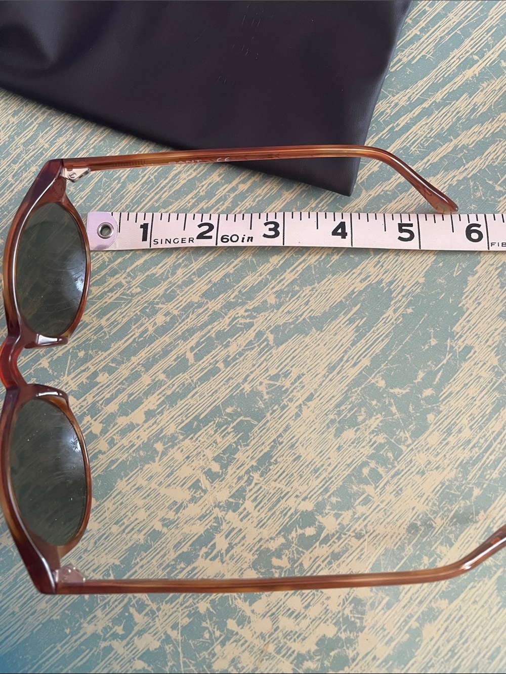 GANT Round Frame Tortoise Shell Style Sunglasses - Picture 6 of 8